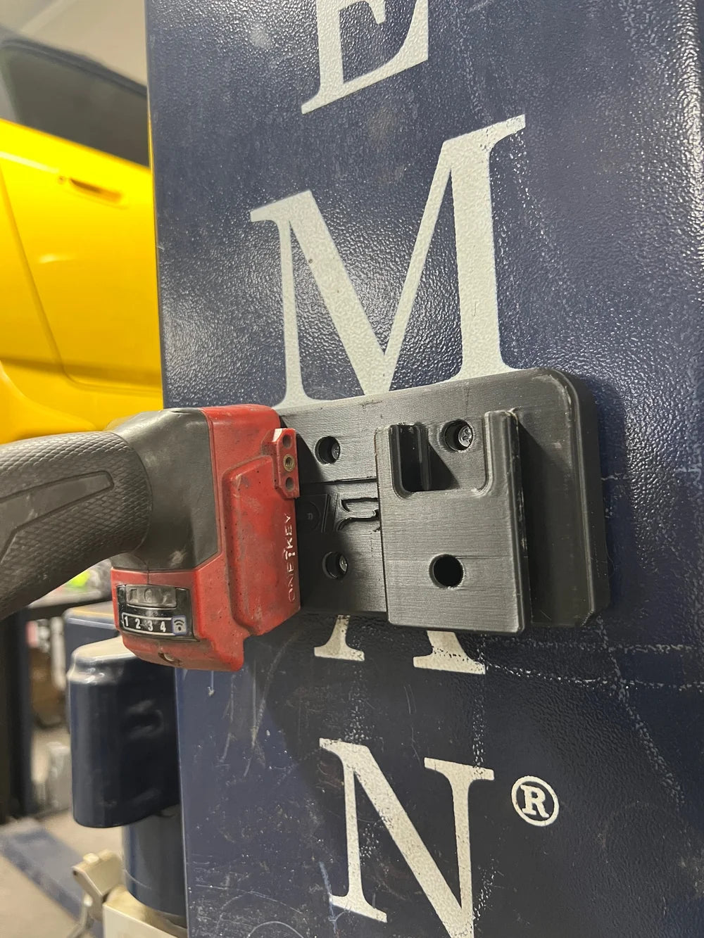STS Auto Design Tools STSMW18TH – Magnetic Dual Tool Holder for Milwaukee M18 Drills & Impact Guns