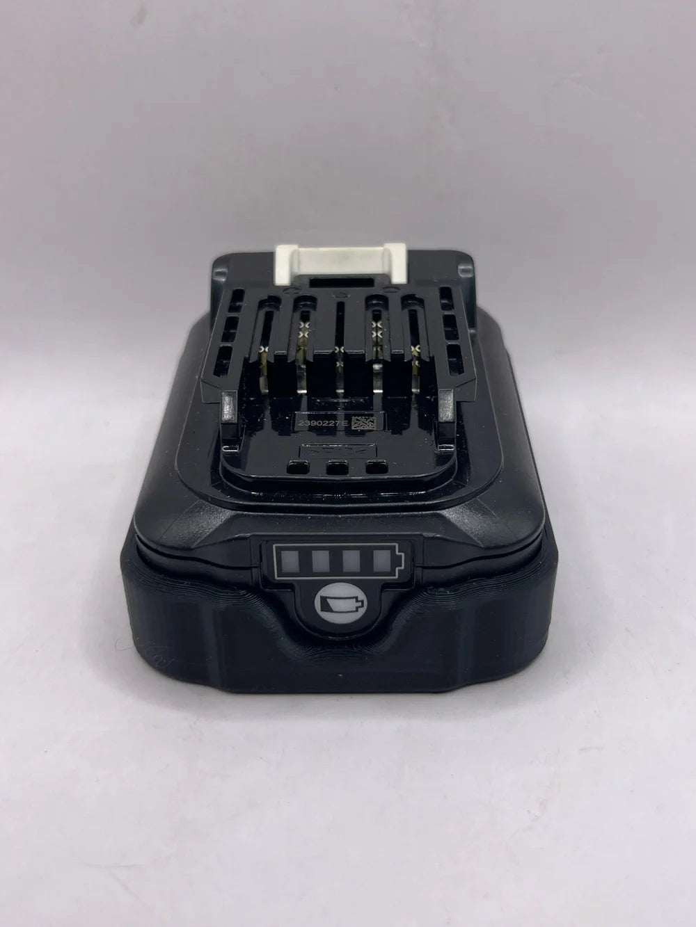 STS Auto Design MK1220 – Makita 12V 2.0Ah Magnetic Battery Cover
