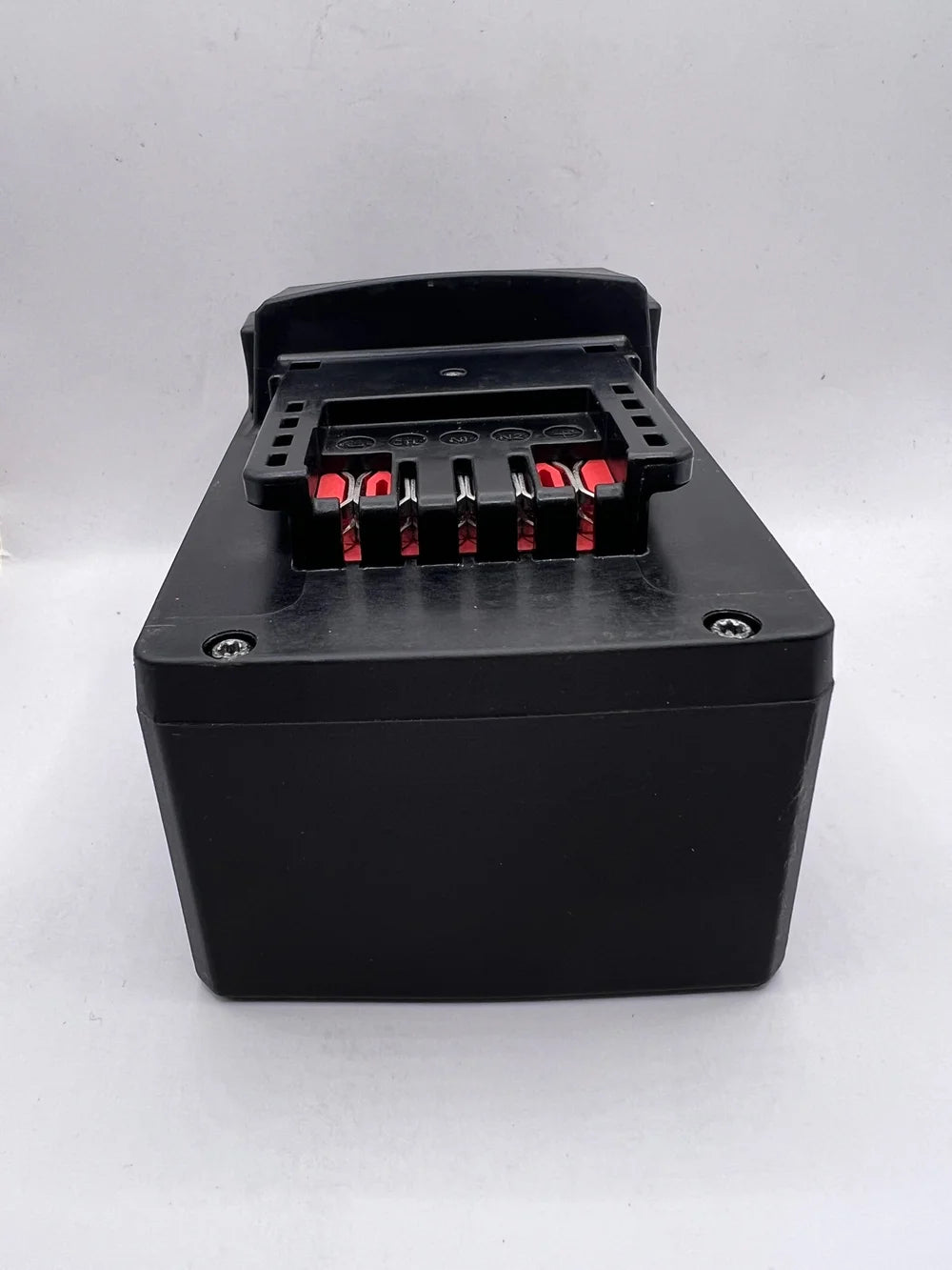 STS Auto Design SN18SL – Magnetic Bottom for Snap-On 18V Side Latch Batteries