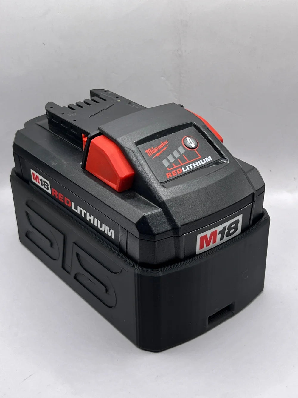 STS Auto Design MW1812HO – Milwaukee M18 12Ah Magnetic Battery Cover