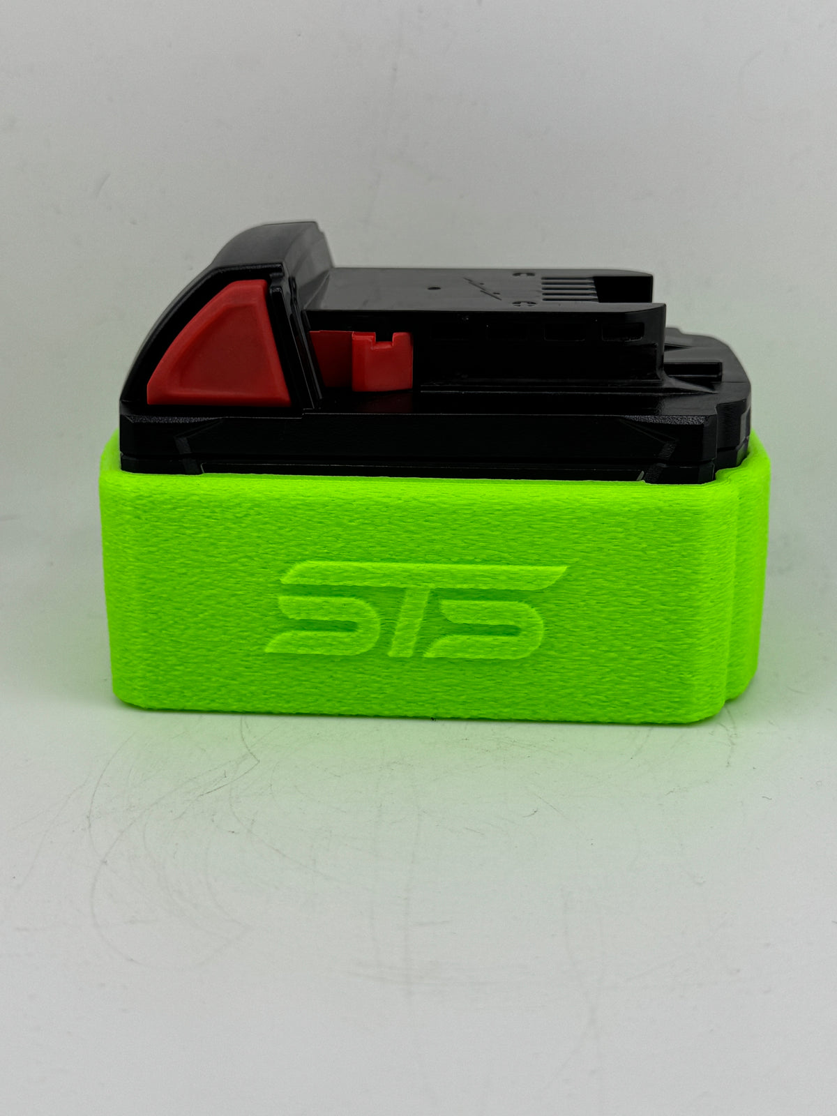 STS Auto Design Tools MW18XCSO — Milwaukee M18 XC Slip-On Magnetic Battery Cover
