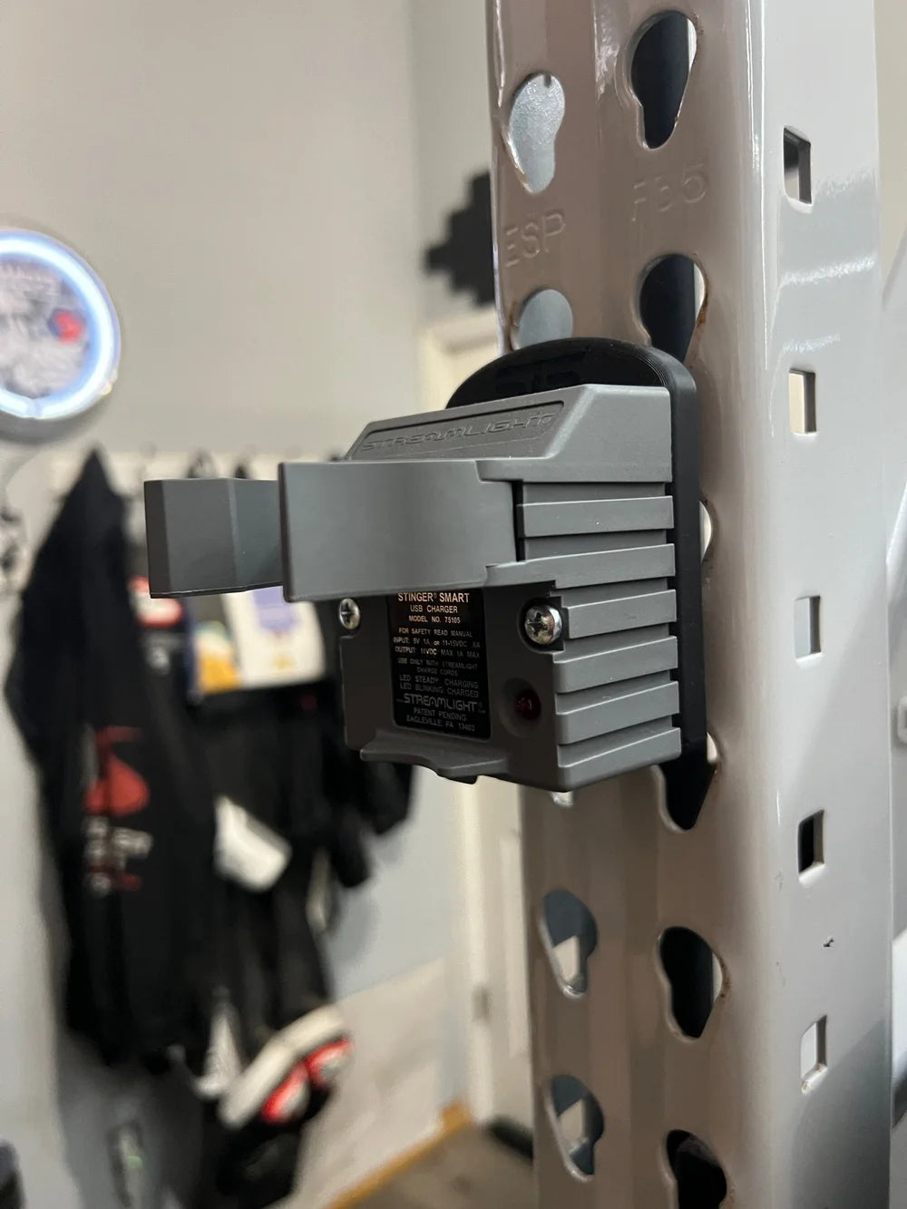 STS Auto Design SL01 – Magnetic Charger Plate for Streamlight 75105 Flashlights