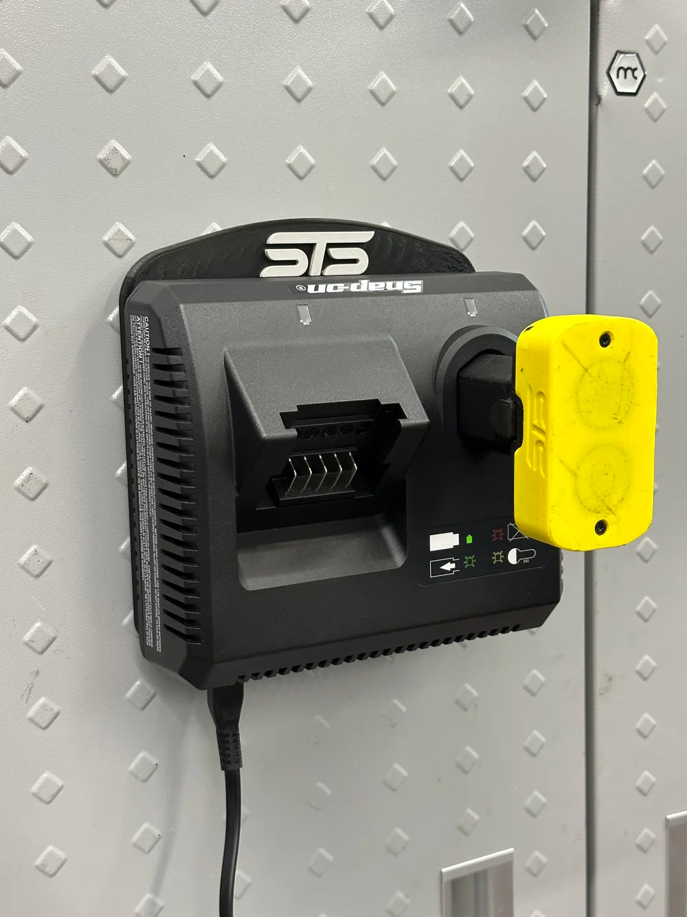 STS Auto Design SN18144 – Magnetic Charger Holder for Snap-On 18V/14.4V Chargers
