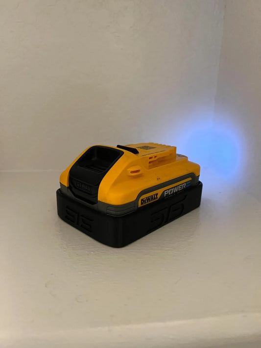 STS Auto Design Tools DWDCBP520 - DeWalt 20V 5.0Ah Power stack Magnetic Battery Cover