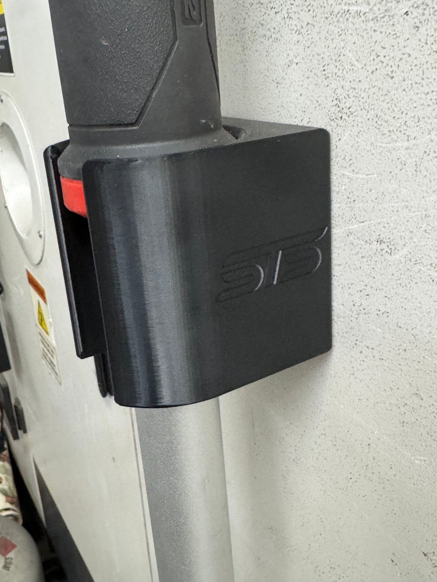 STS Auto Design Tools Milwaukee® M12™ Stick Transfer Pump Magnetic Holder