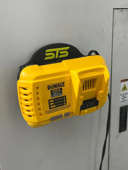 STS Auto Design DWDCB118 - Dewalt DCB118 Magnetic Charger Plate