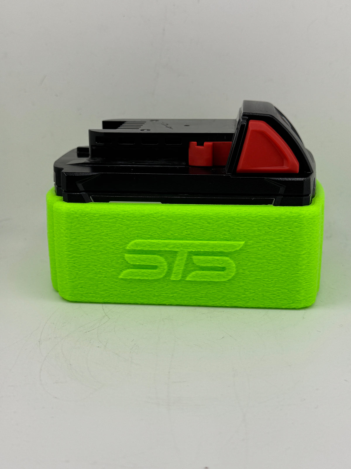 STS Auto Design Tools MW18XCSO — Milwaukee M18 XC Slip-On Magnetic Battery Cover