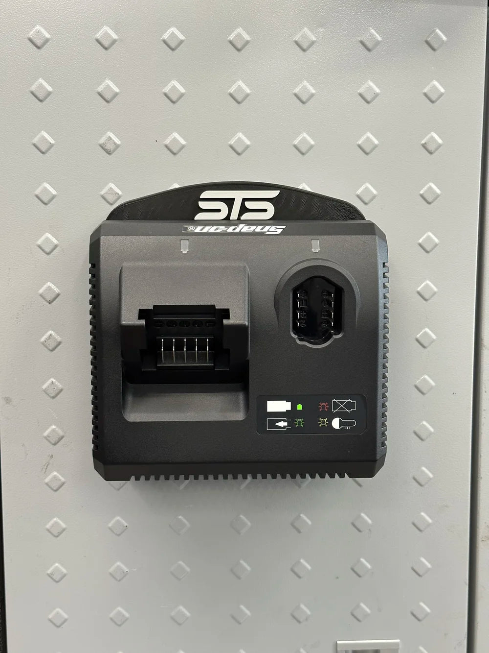 STS Auto Design SN18144 – Magnetic Charger Holder for Snap-On 18V/14.4V Chargers
