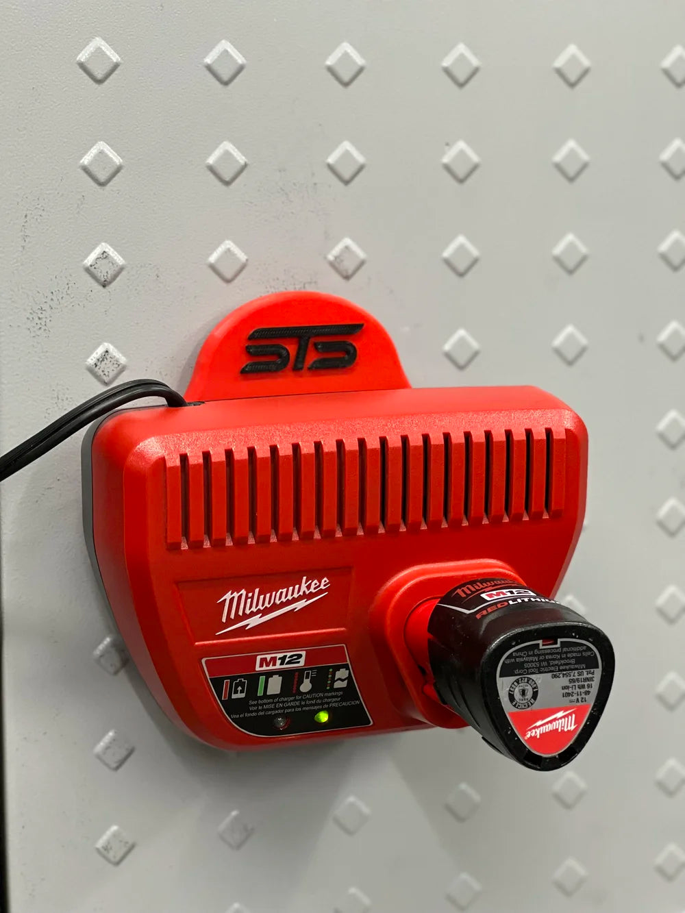 STS Auto Design MW12 – Milwaukee 12V Magnetic Battery Charger Holder