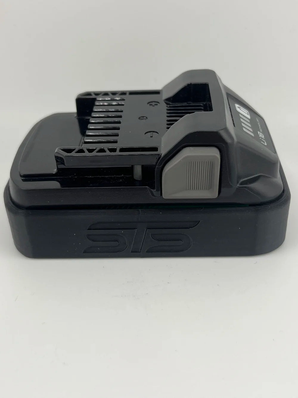 STS Auto Design MO1820 - Metabo 18V 2.0Ah Magnetic Battery Cover