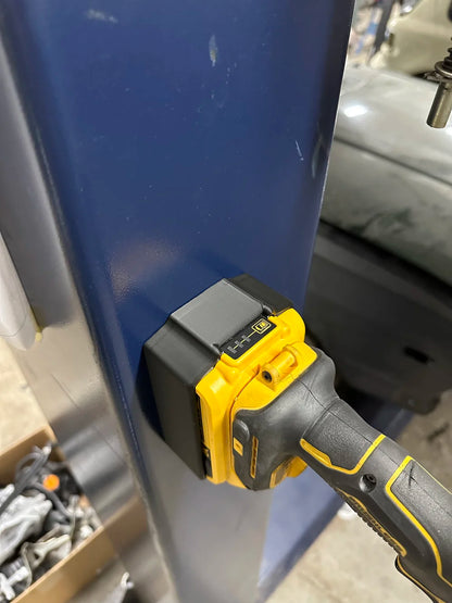 STS Auto Design DWDCB205 - Dewalt 20V 5Ah Magnetic Battery Cover
