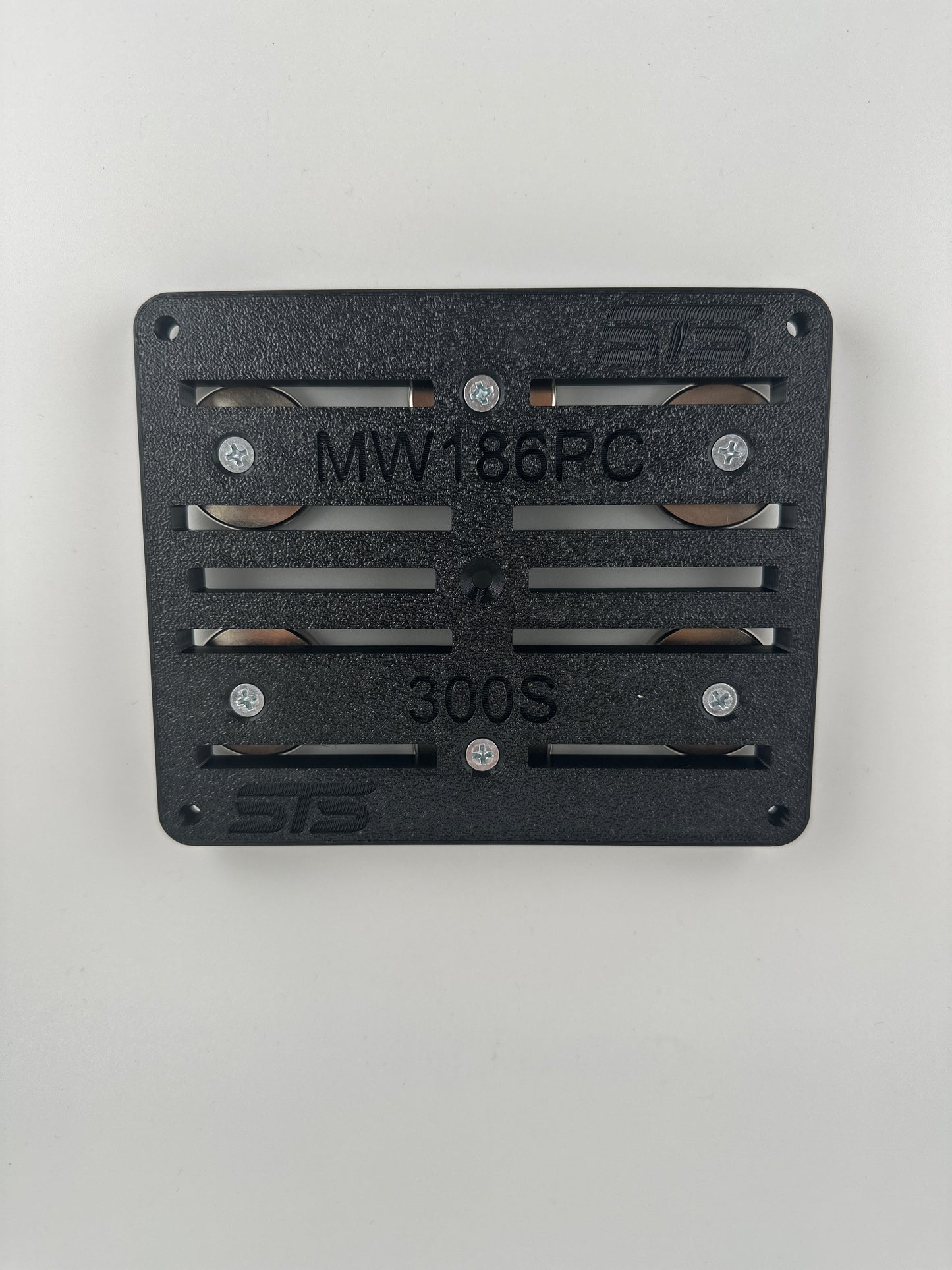 STS Auto Design MW186PC – Milwaukee M18 6-Pack Charger Magnetic Plate