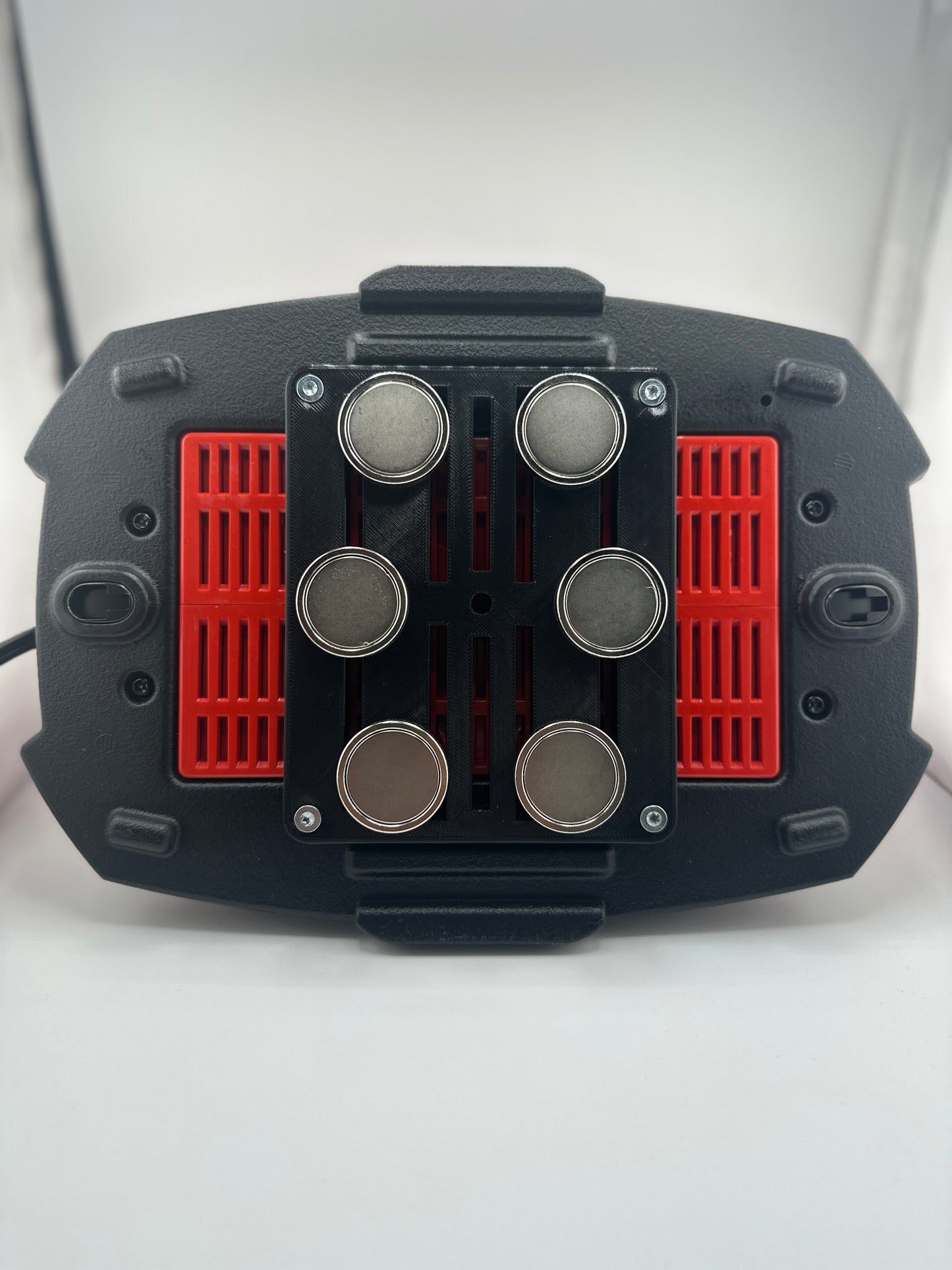 STS Auto Design MW186PC – Milwaukee M18 6-Pack Charger Magnetic Plate