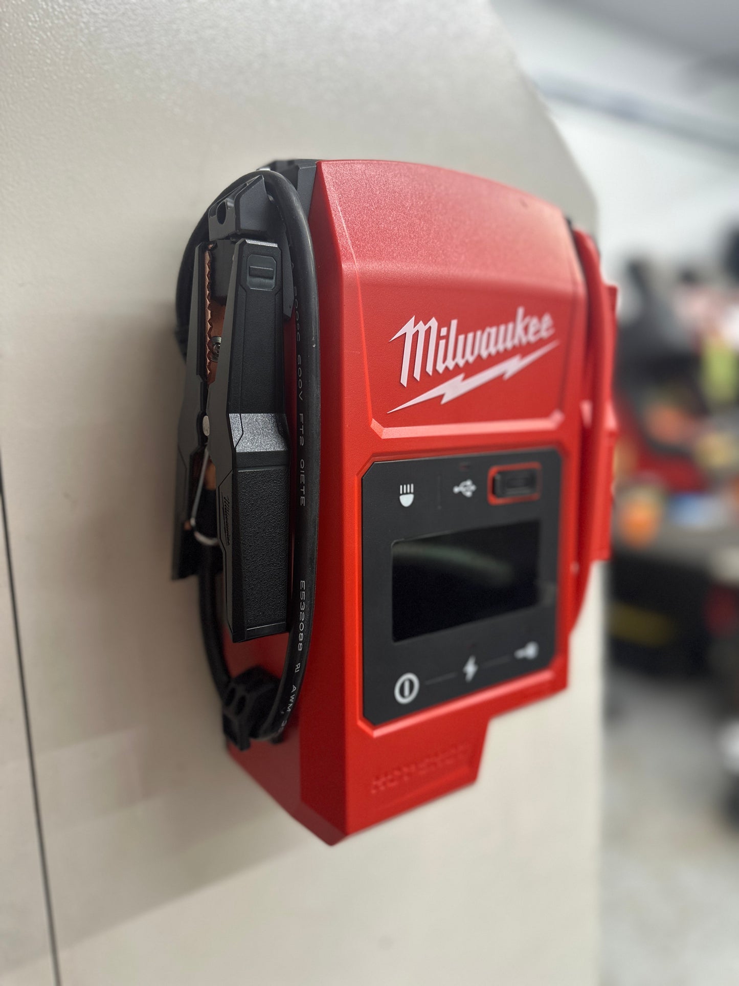 STS Auto Design MW18HS – Milwaukee HotShot Jump Starter Magnetic Plate